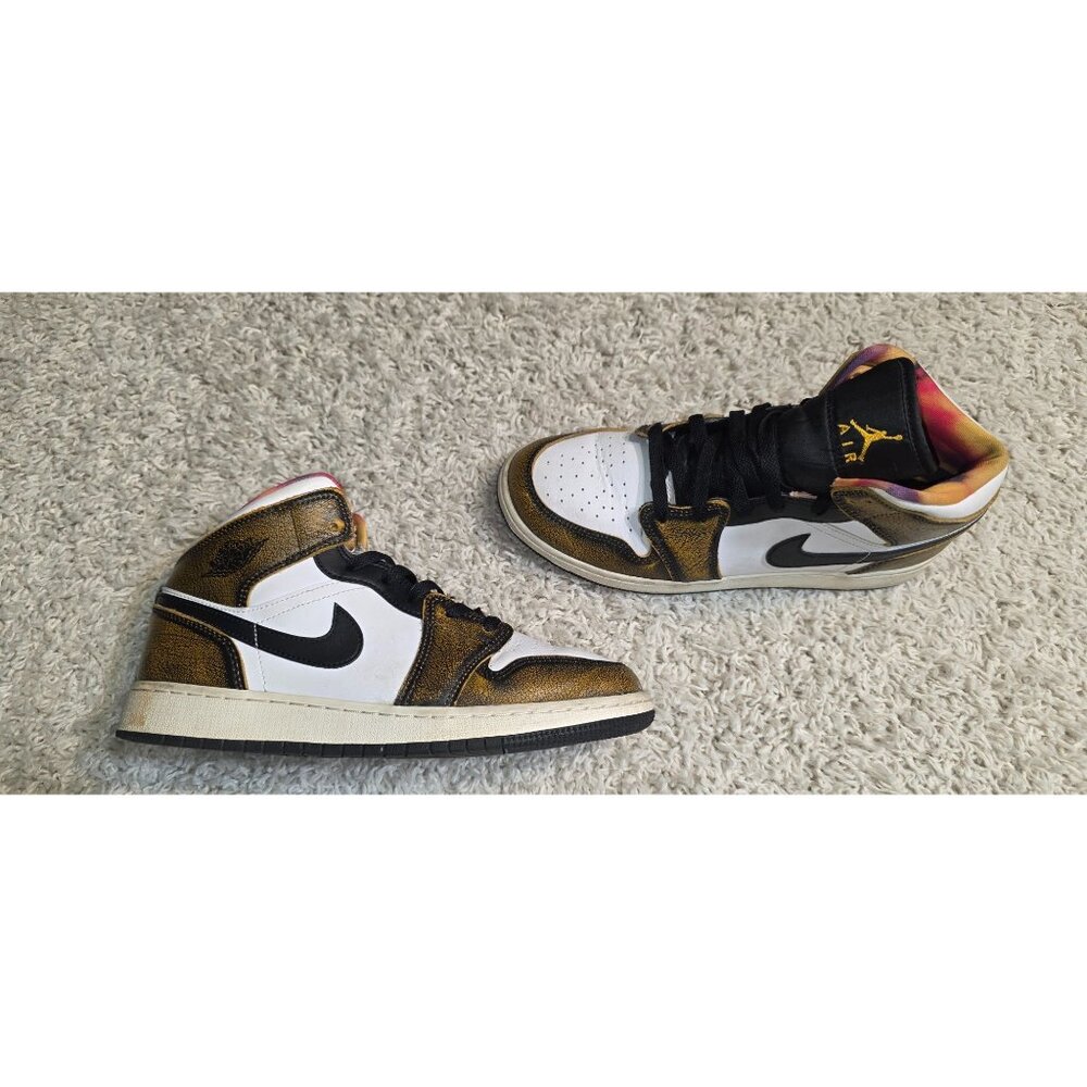 Air Jordan 1 Mid SE GS 'Wear-Away - Taxi' size 7y